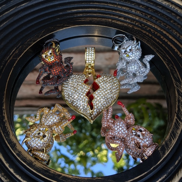 🖤 Devil Shape Pendant & 20" Cuban Chain - Picture 5 of 8